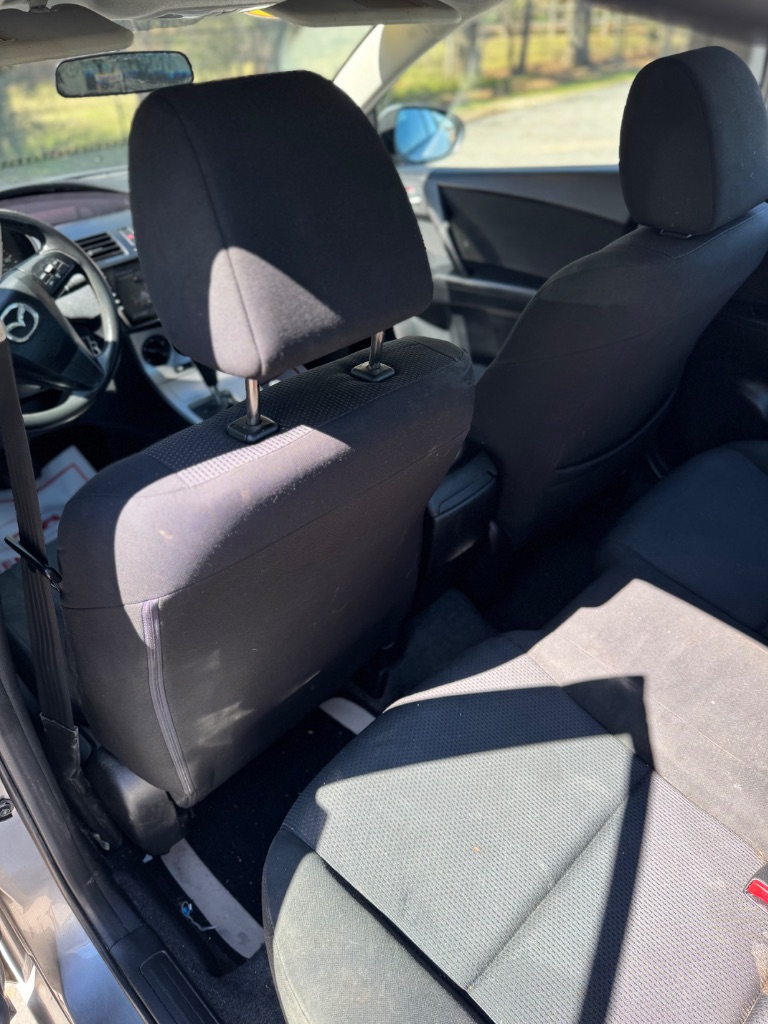 2011 Mazda MAZDA3 i Touring - Photo 13